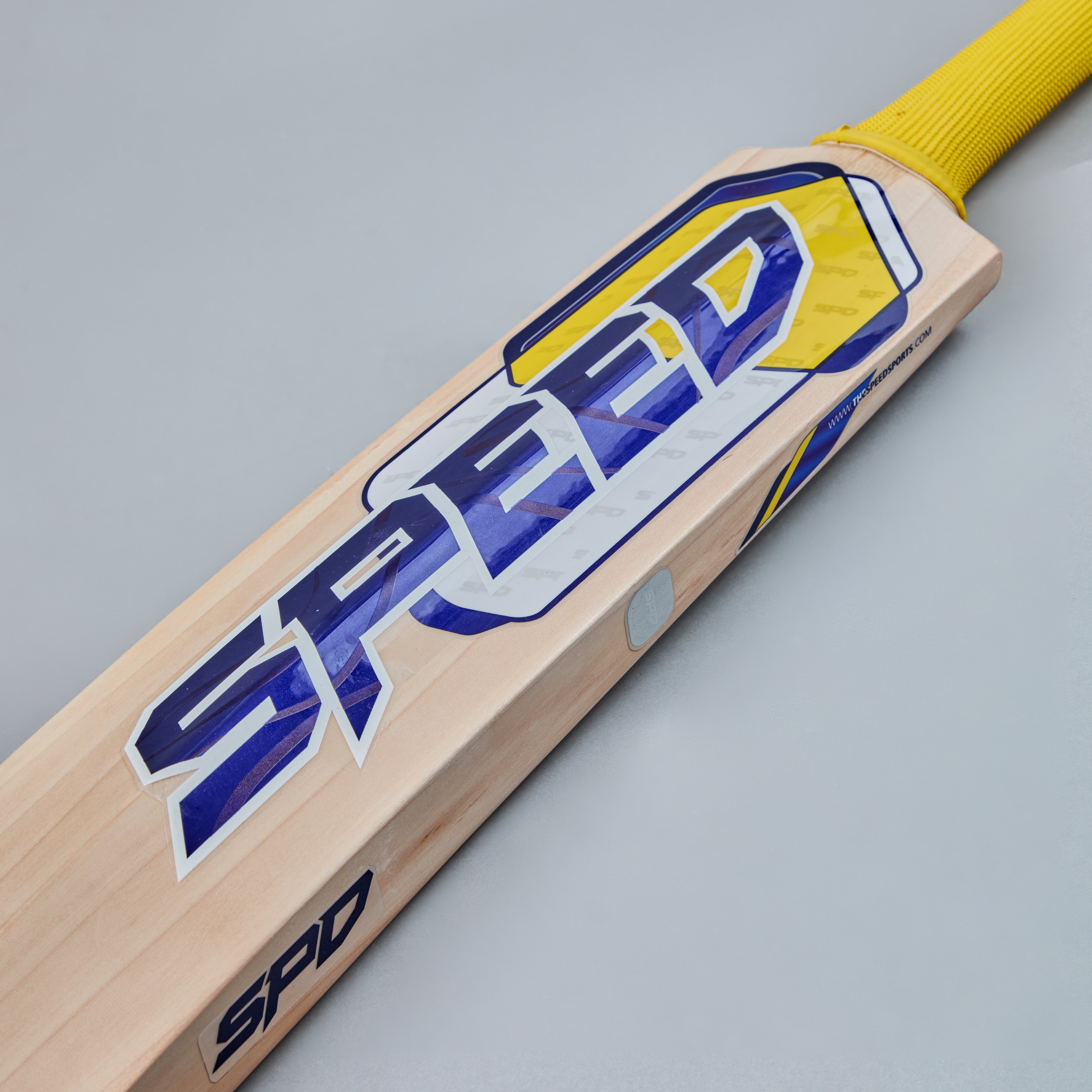 ROAR CRICKET BAT